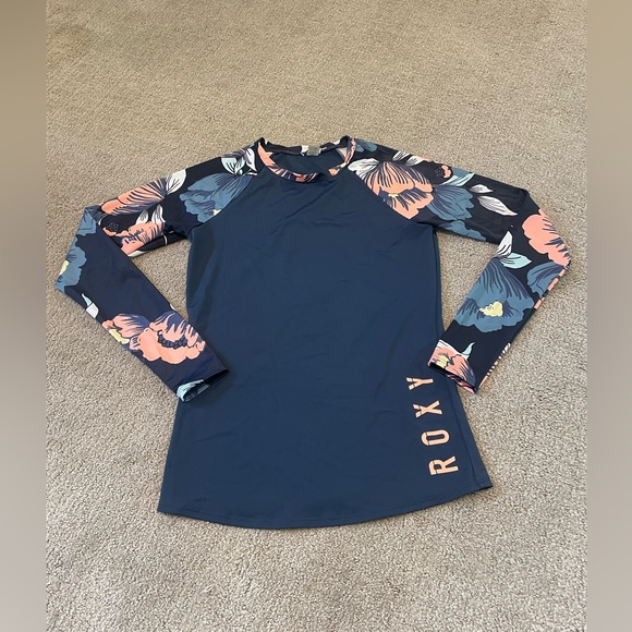 Roxy Rashguard - Picture 1 of 4